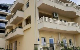Apartments Akmadzic